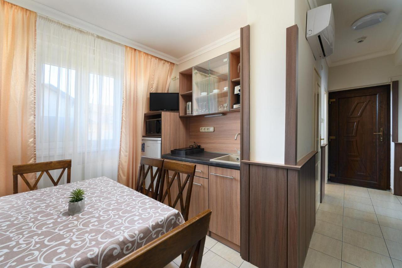 Szilfa Etterem Mariann Apartman Hajdúszoboszló Dış mekan fotoğraf